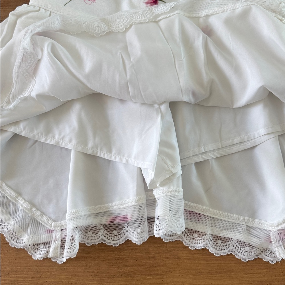 Abercrombie Kids White Skirt with Pink Floral Design - Picture 4 of 4